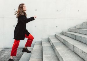 woman_running_up_stairs_642
